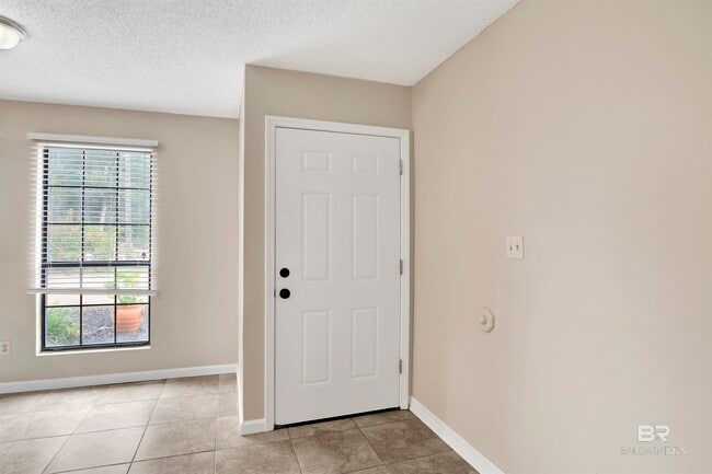 Building Photo - 6429 Schoel Ln