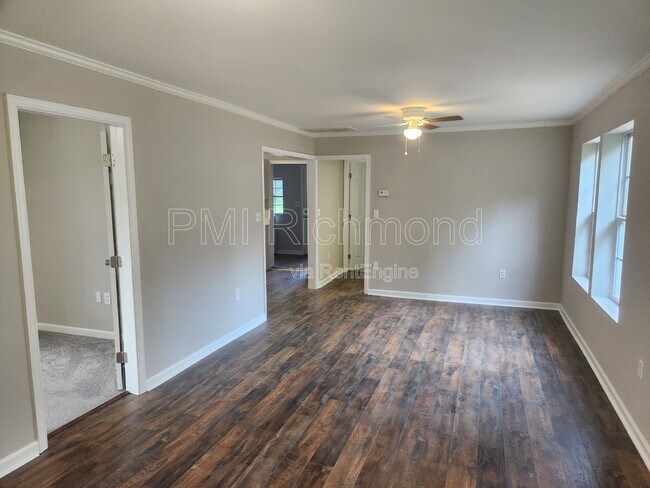 Foto del edificio - 8037 Varina Rd