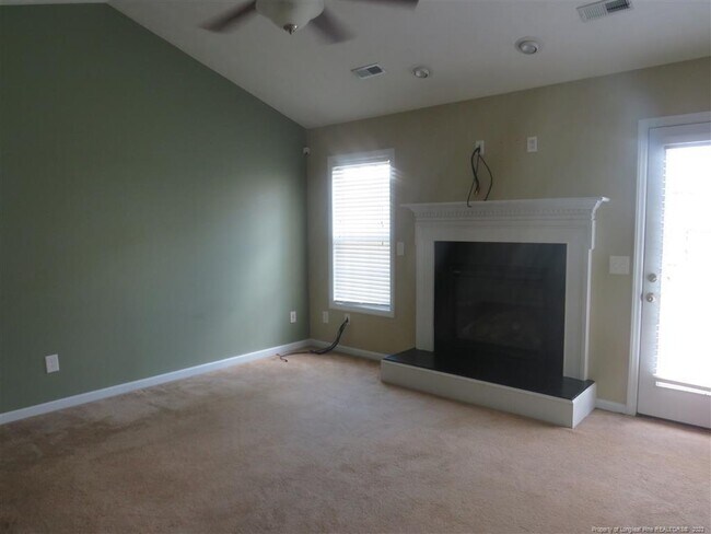 Building Photo - 45 British Ln