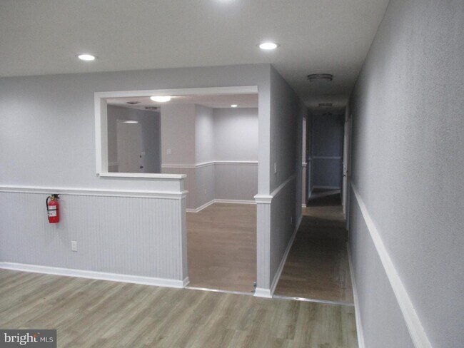 Building Photo - 929 Jacksonville Rd