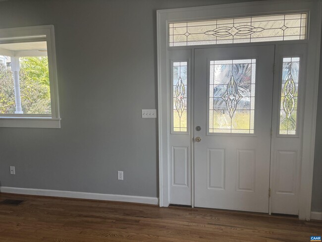 Building Photo - 1414 Midland St