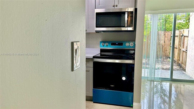 Foto del edificio - 5917 SW 36th Ct