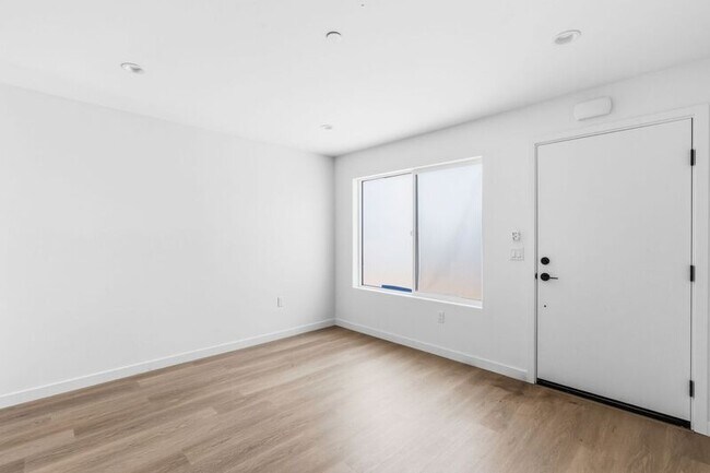 Foto del edificio - 6640 Valjean Ct
