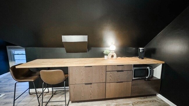 Foto del edificio - Chic Studio in North Winton Village