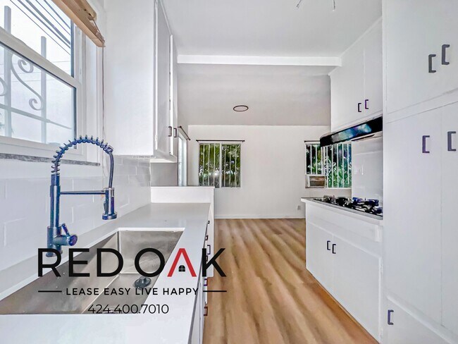 Foto del edificio - ~1 Month FREE~ Welcoming, Spacious One Bed...