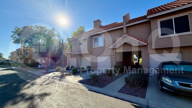 Foto del edificio - 1633 E Lakeside Dr