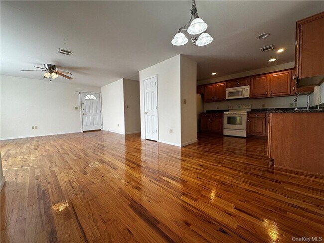 Foto del edificio - 105 N Montgomery St