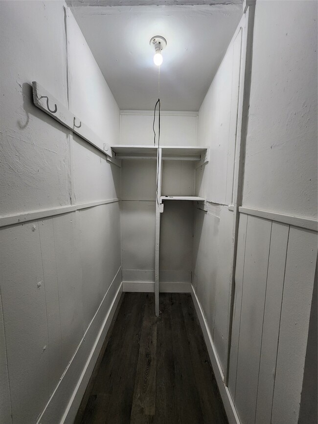 Building Photo - 9711 Aguila St