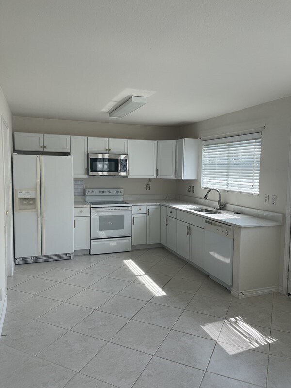 Foto del edificio - 2-STORY 3/2.5/2 IN BULVERDE CREEK