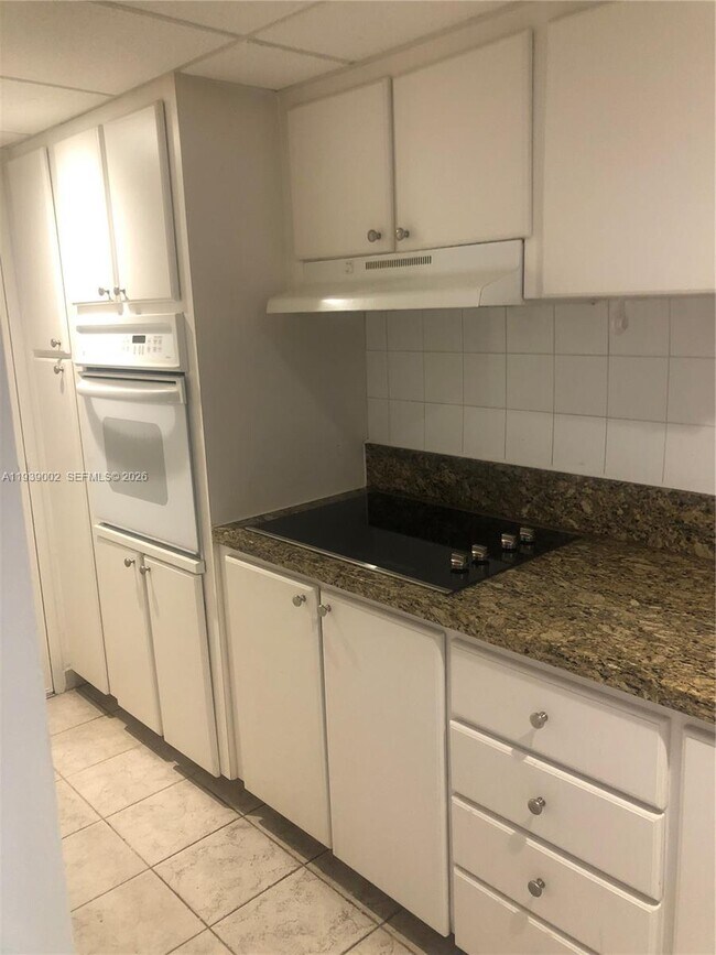 Foto del edificio - 1200 West Ave