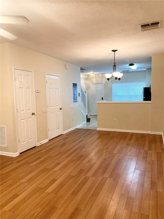 Building Photo - 939 Vineland Pl