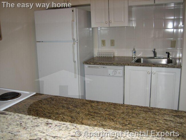 Building Photo - 373 Highland Ave