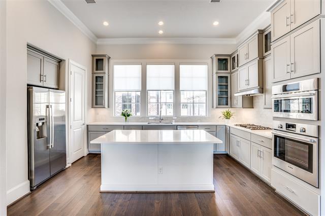 Foto del edificio - 14987 Oak St