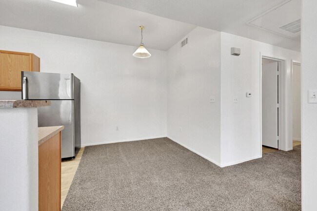 Foto del edificio - 2 Bedroom Condo