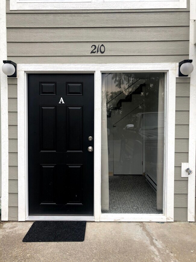 Foto del edificio - 210 NW Tingley St