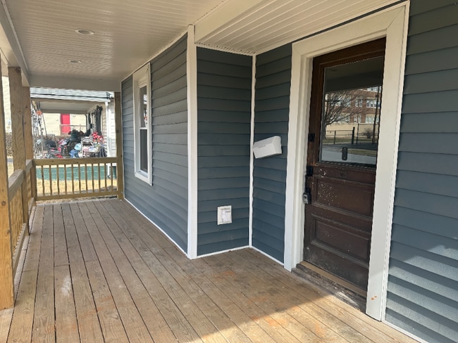 Building Photo - 1304 Floyd St