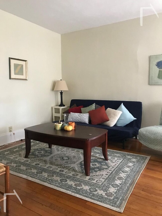 Building Photo - 9/1 No Fee! Spacious 3BR/1.5BA apartment near Washington Sq