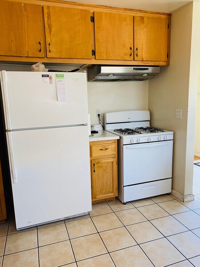 Building Photo - 13802 Cerise Ave