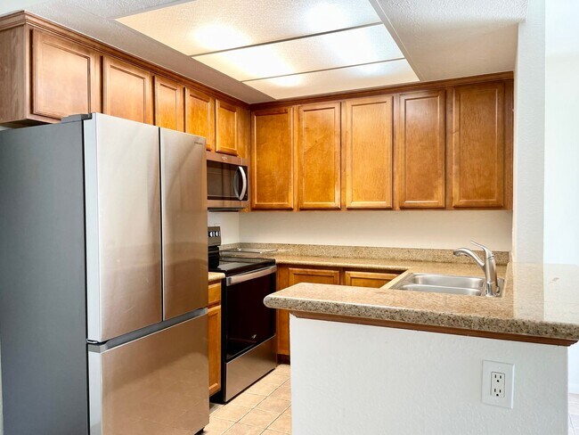 Foto del edificio - Upper Level Condo in Gated Arbor Hill!