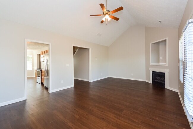 Building Photo - 469 Cathedral Dr