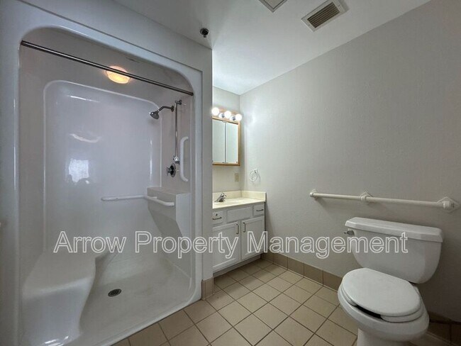 Foto del edificio - 150 Poppe Dr