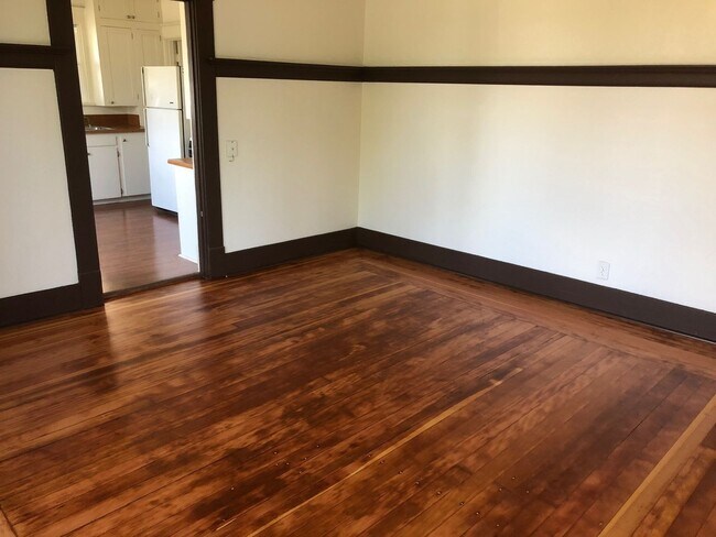 Building Photo - York Properties, LLC - 1304 Ellis St
