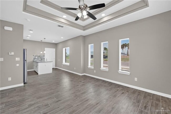 Building Photo - 1230 Valle Vista St