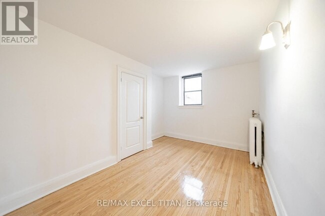 Building Photo - 2 Kingston Rd