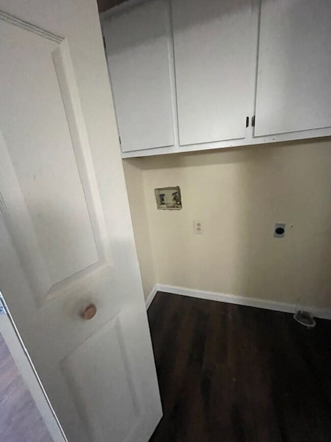Building Photo - Alcoa City services and schools 2 bedroom ...