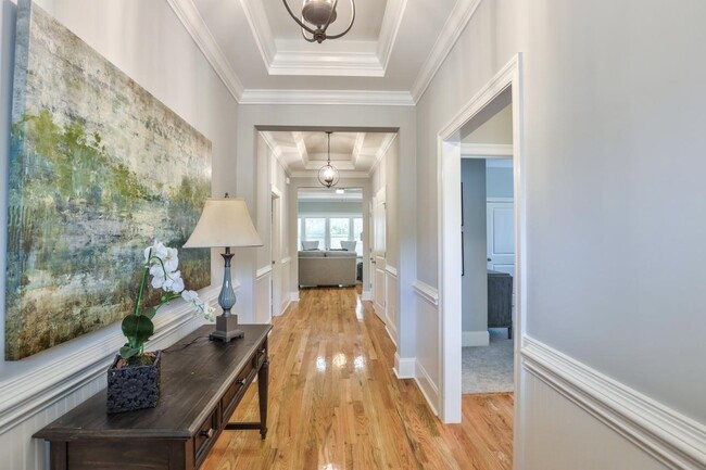 Building Photo - 2404 Sweet Valley Hts