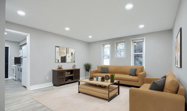 Building Photo - 3807 Fleetwood Ave