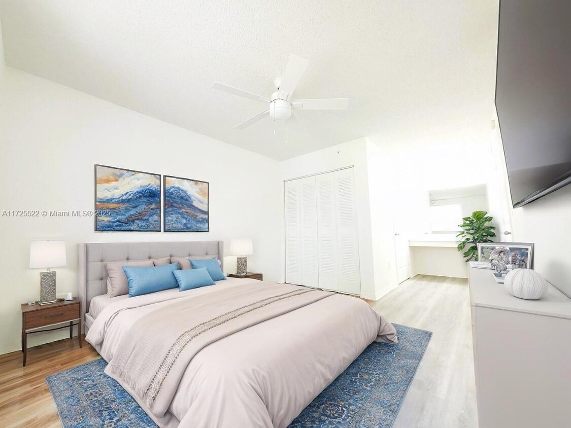 Foto principal - 2600 S University Dr