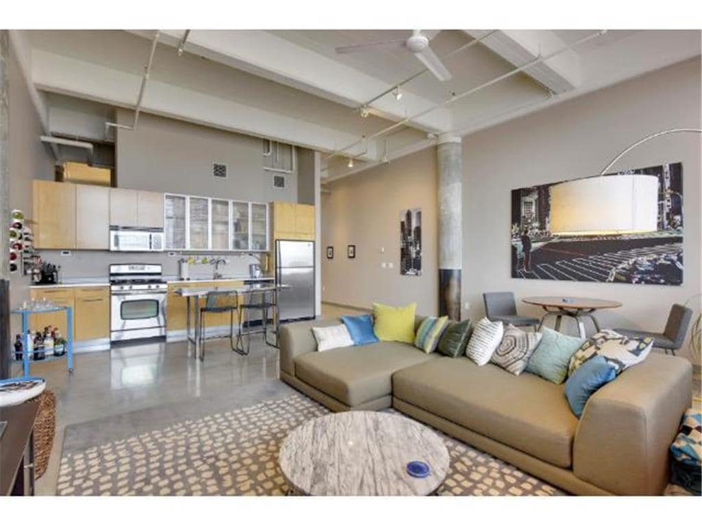 Primary Photo - 700 N Washington Ave