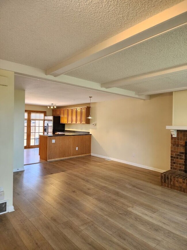Foto del edificio - Long Realty & Property Management - Great ...