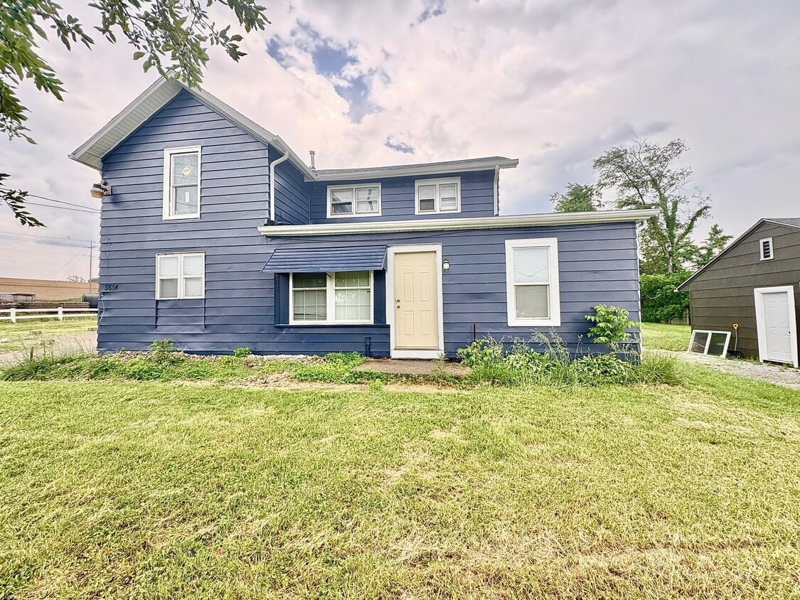 Foto principal - 5614 S Main St