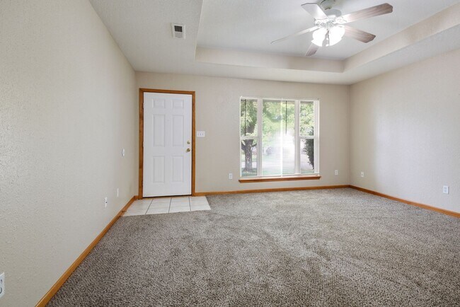 Foto del edificio - 3 Bedroom 2 Bath - Pleasant Hill