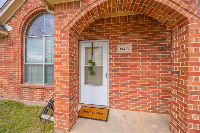 Building Photo - 103 Janis St