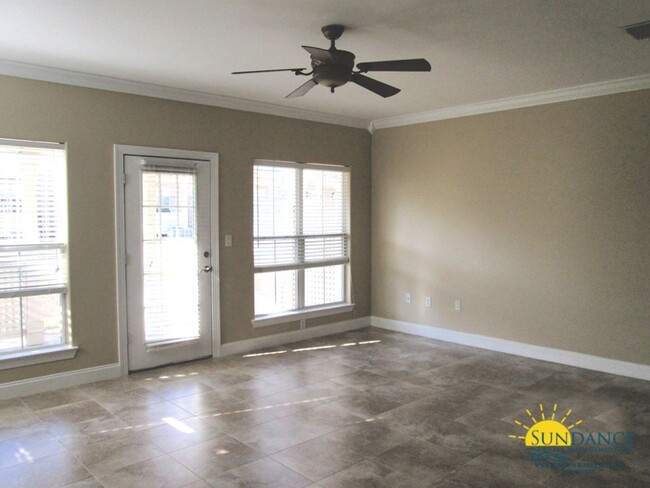 Foto del edificio - Lovely 3 Bedroom End-Unit Townhouse in Destin