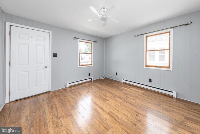 Foto del edificio - 114 E Millbrooke Ave