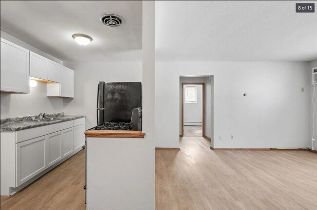 Building Photo - 5332 Hanson Ct N