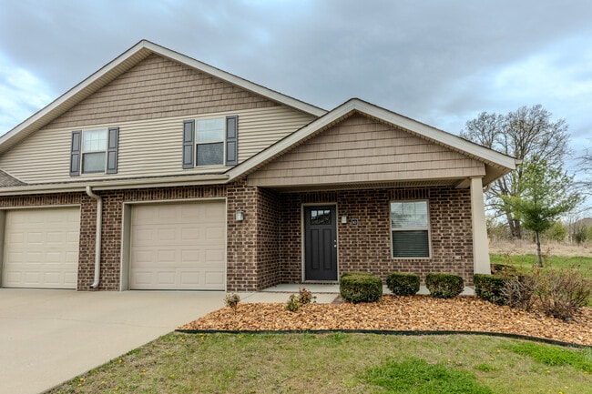 Building Photo - 171 Blackberry Dr