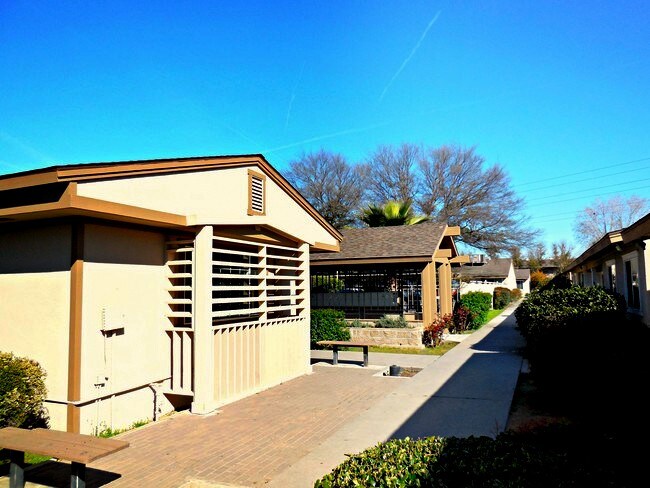 Foto del edificio - 222 W Dakota Ave