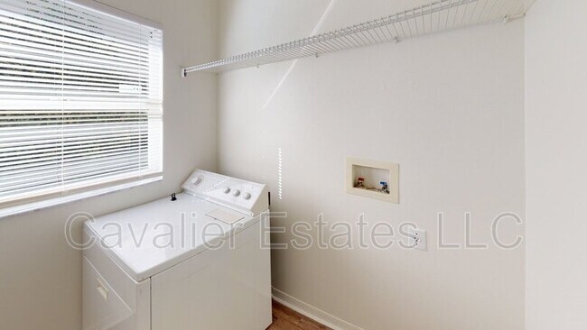 Foto del edificio - 1245 Alpine Lake Dr