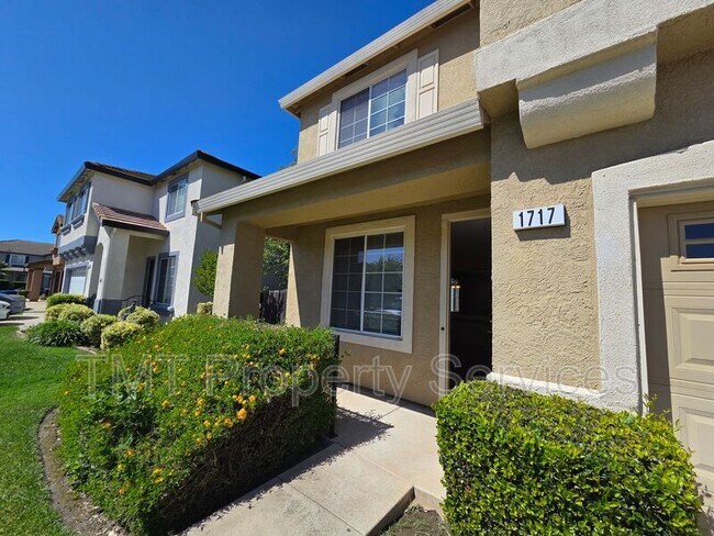 Foto del edificio - 1717 Providence Way