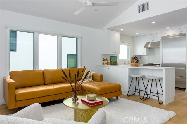 Foto del edificio - 710 Heliotrope Ave