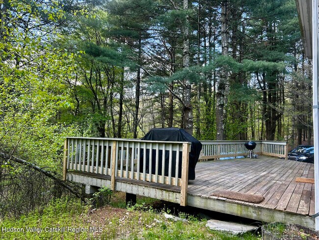 Foto del edificio - 125 Taconic Creek Rd