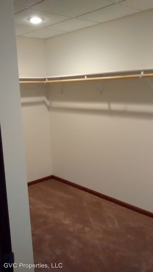 Foto del edificio - 76-44 Katie Ln
