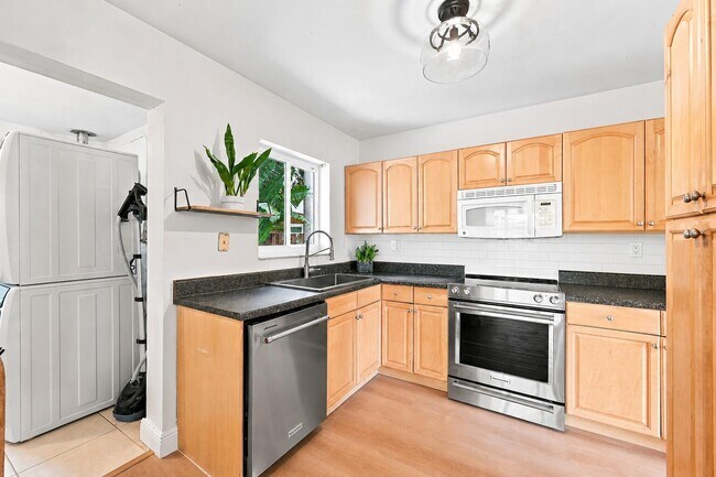 Foto del edificio - 351 SW 13th St