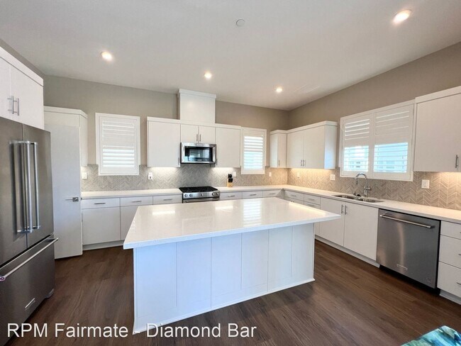 Photo - Four Levels of Modern Luxury Living in Ana... Townhome