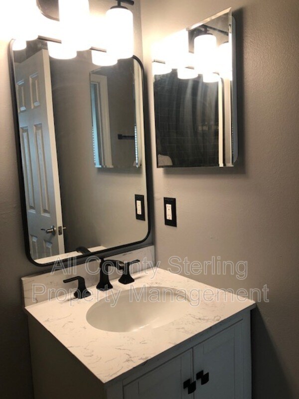 Building Photo - 1475 Casa Park Cir